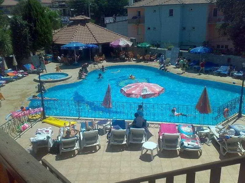 Zehra Hotel Öludeniz 2*,