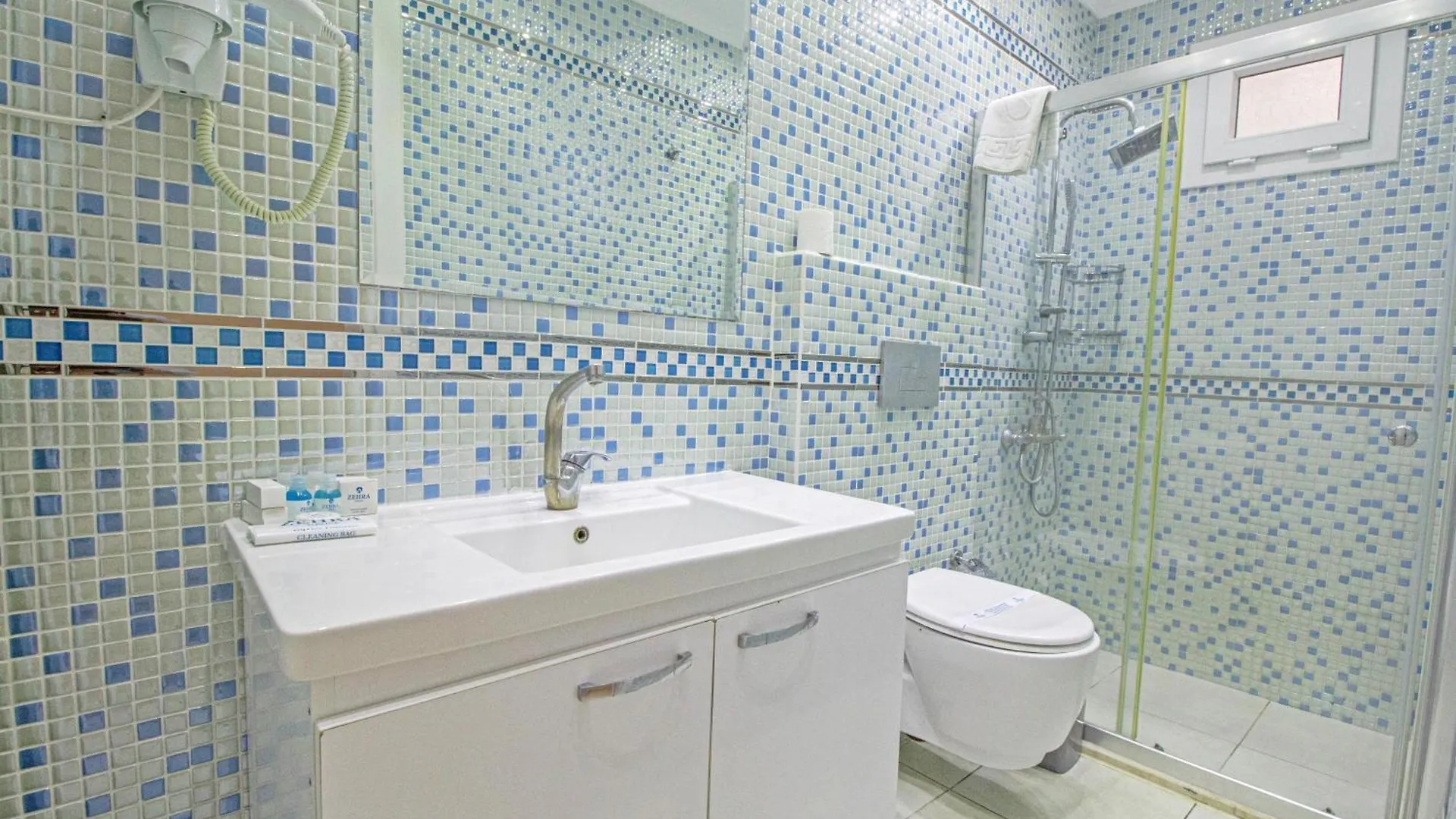 Zehra Hotel Ölüdeniz 2*,